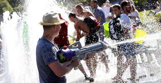 Bataille d'eau à la Milanette - parc de Milan!